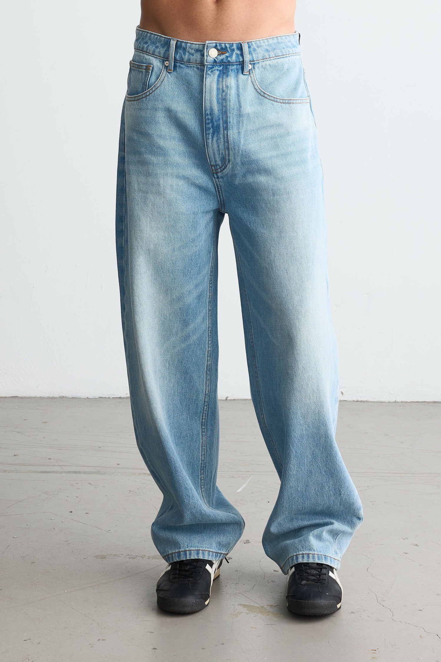 Straight Denim Light Blue Wash