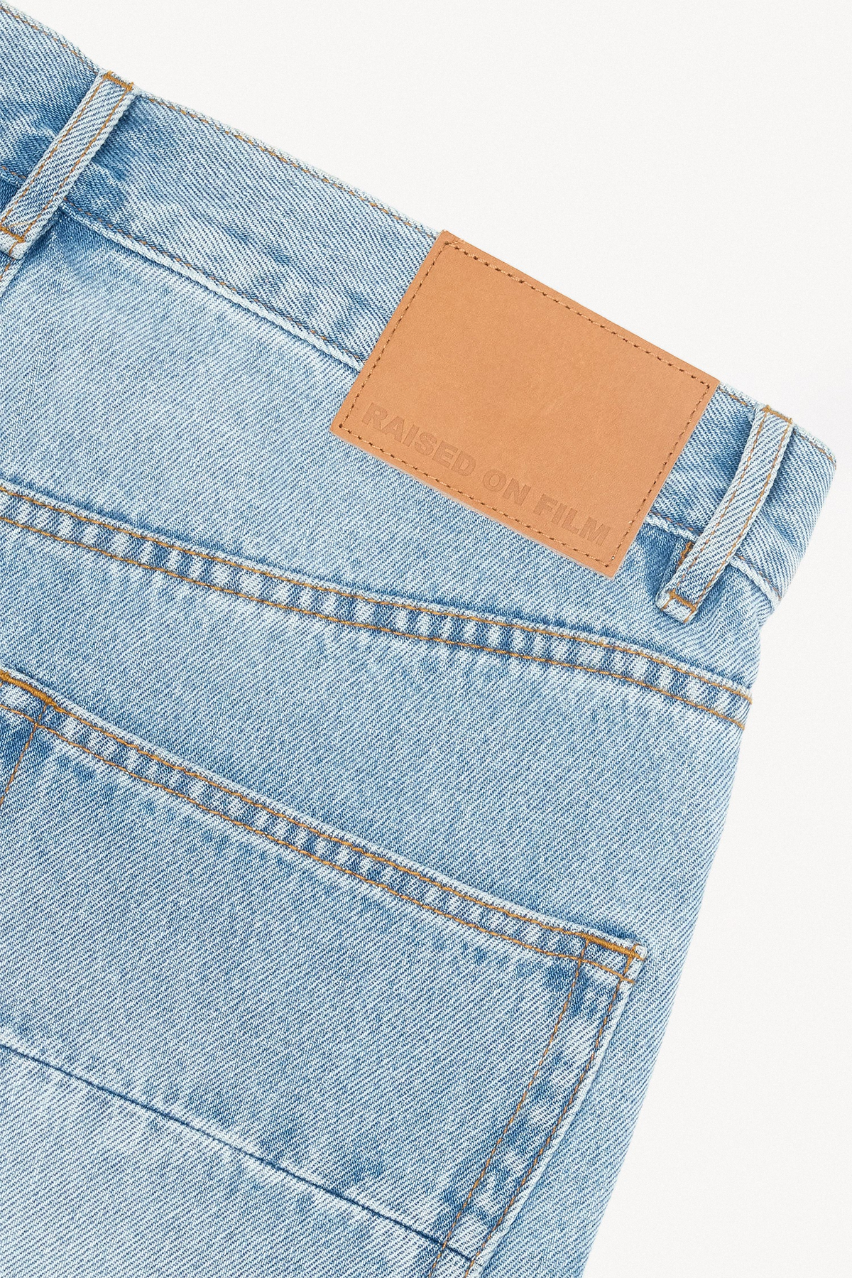 Straight Denim - Light Blue Wash, detail patch view