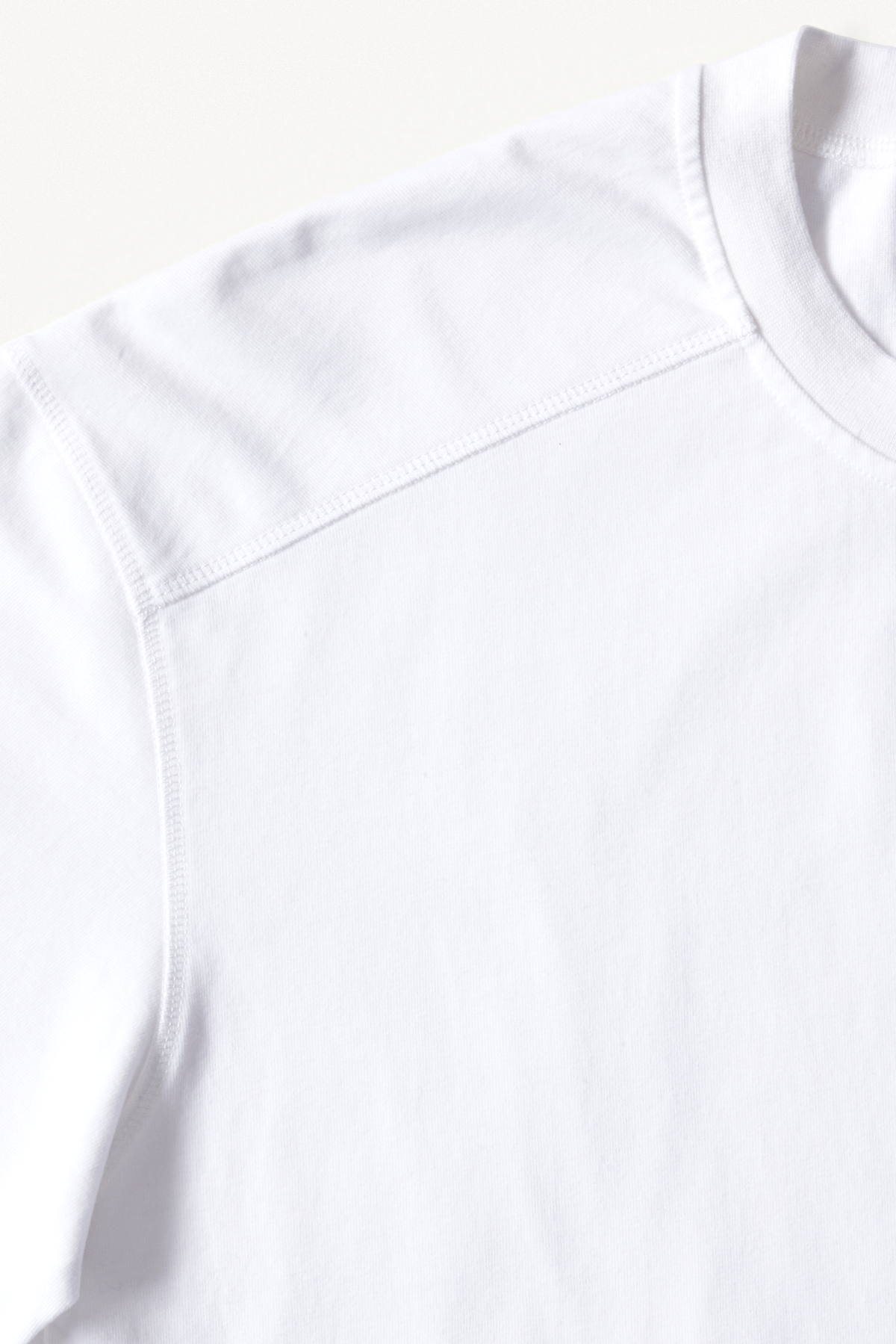 Reversible Tee - White, shoulder seam detail